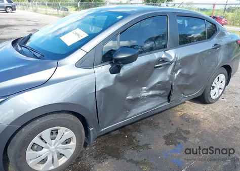 2025 Nissan Versa 1.6 S z USA, uszkodzony, nr VIN 3N1CN8DVXSL813213